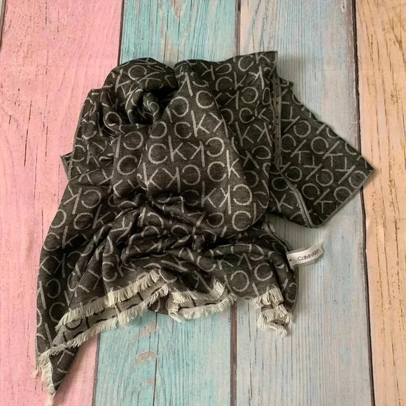 calvin klein monogram scarf - Picture 3 of 4